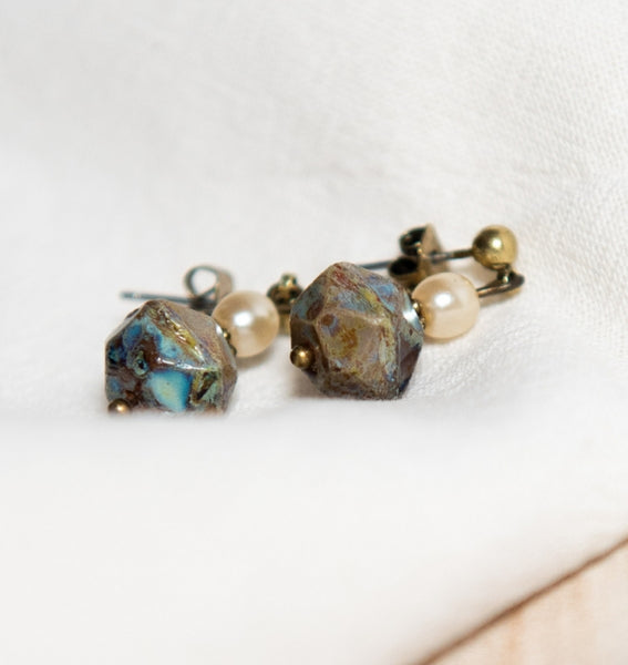 Rock earrings with freshwater pearls