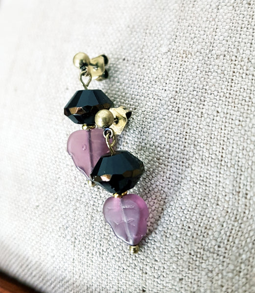 Retro leaf earrings/black purple