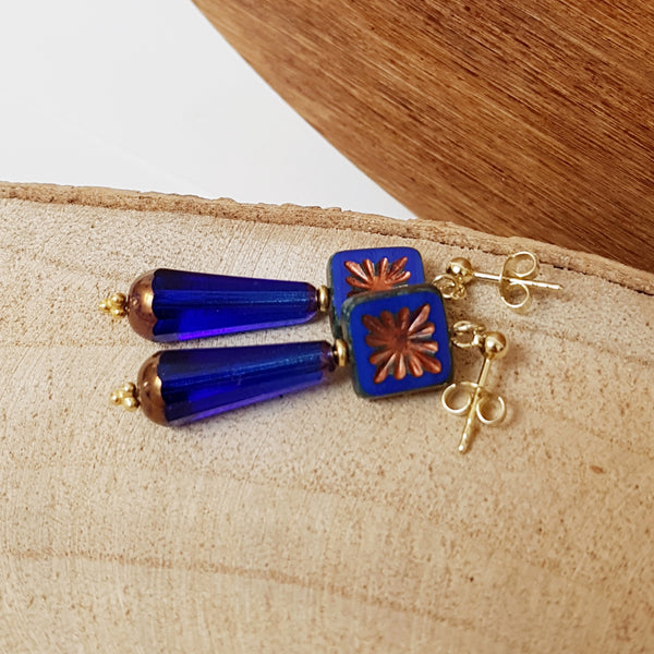 Czech druppel oorbellen/ Royal blue