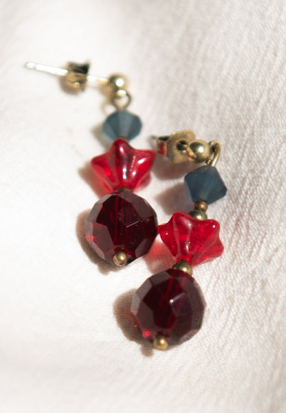 Rood blauwe retro tsjechisch glas oorbellen